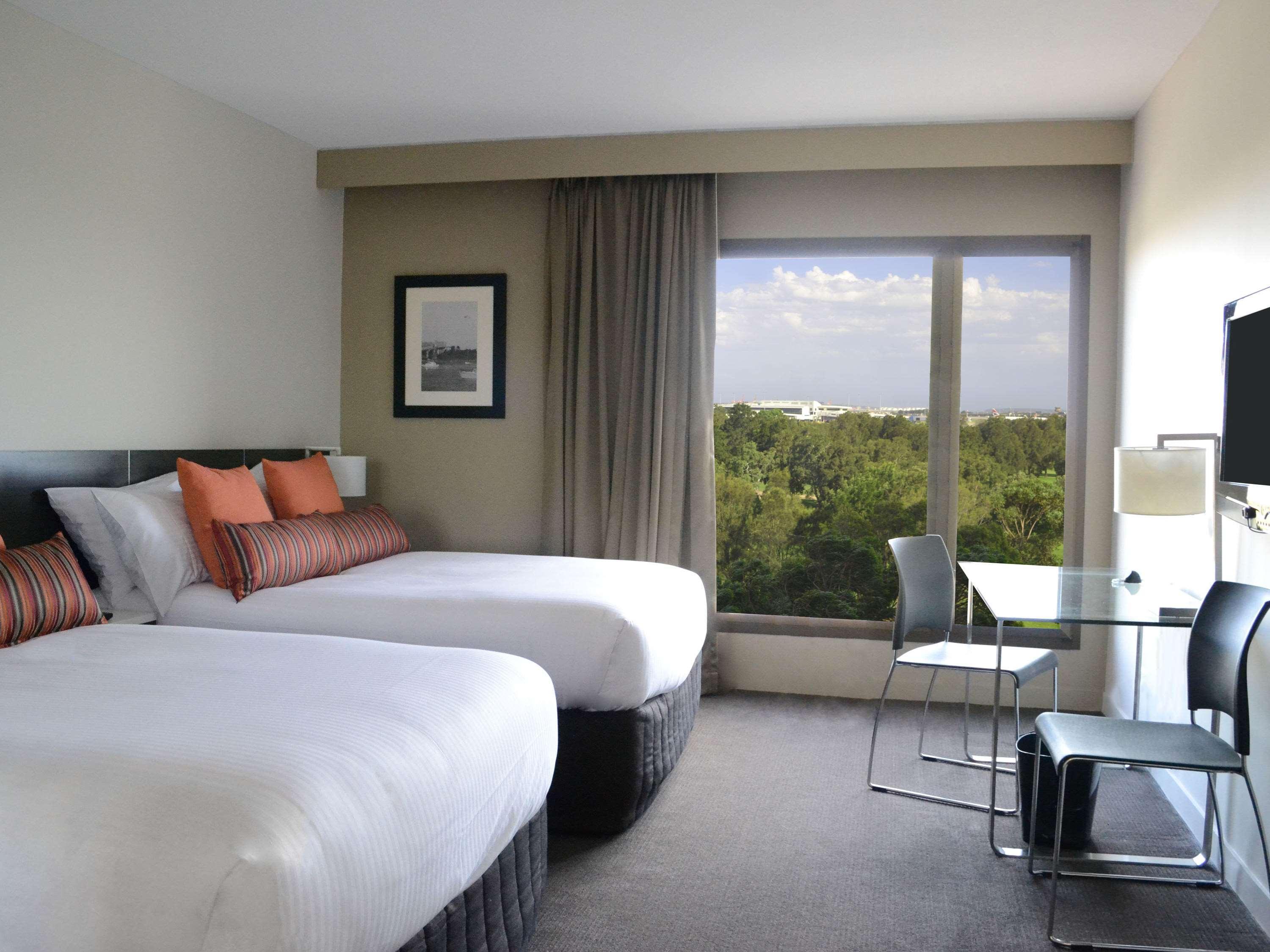 Novotel Sydney International Airport Wolli Creek Экстерьер фото