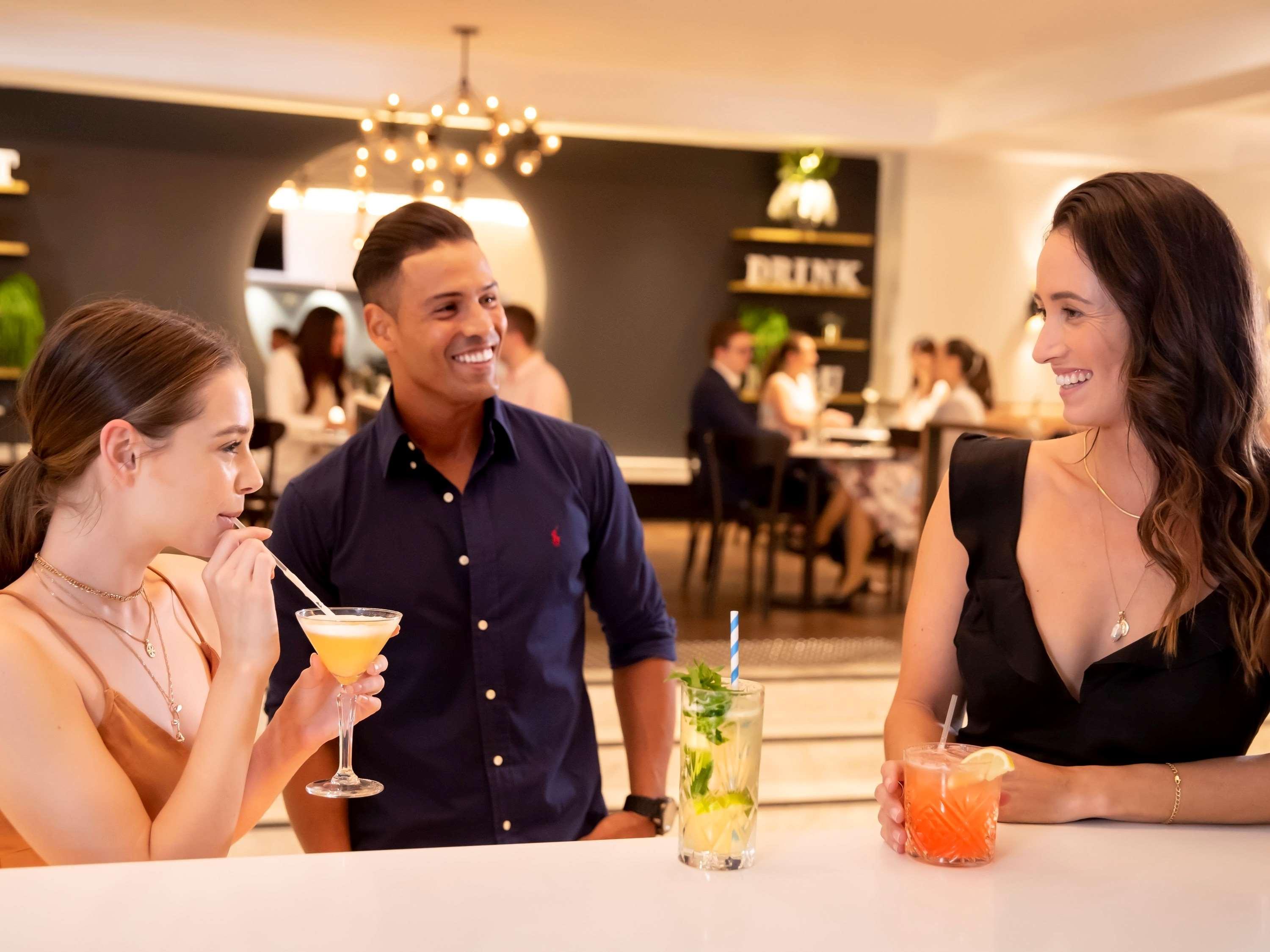 Novotel Sydney International Airport Wolli Creek Экстерьер фото